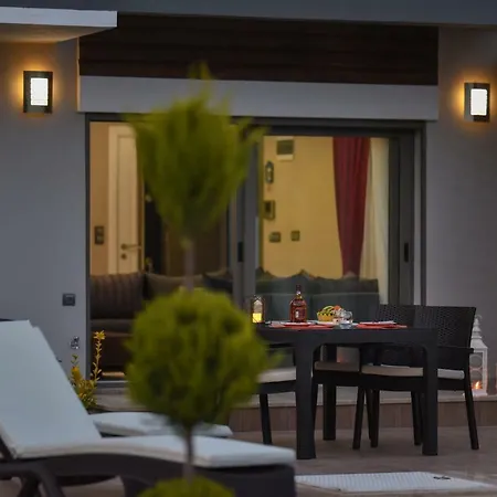Tala 18 Villa *